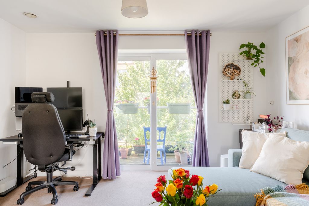 Property photo 3 of 14 A7406612-Hdr-6
