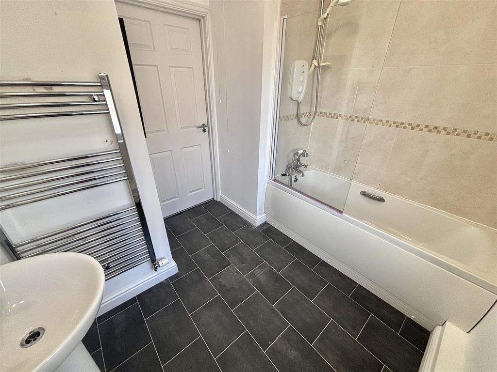 Additional image 7 of 1 bed flat for saleCalver Close, Penryn TR10