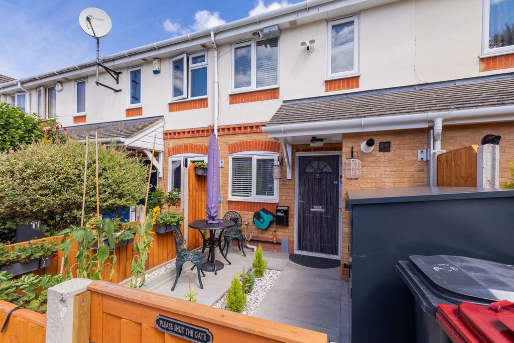 Property photo 1 of 17
