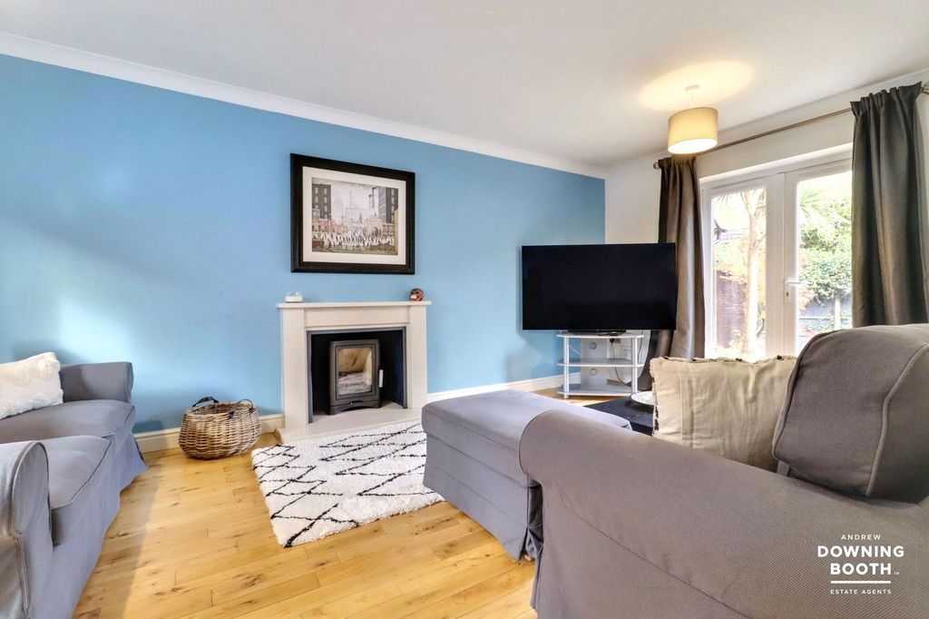 Property photo 3 of 33