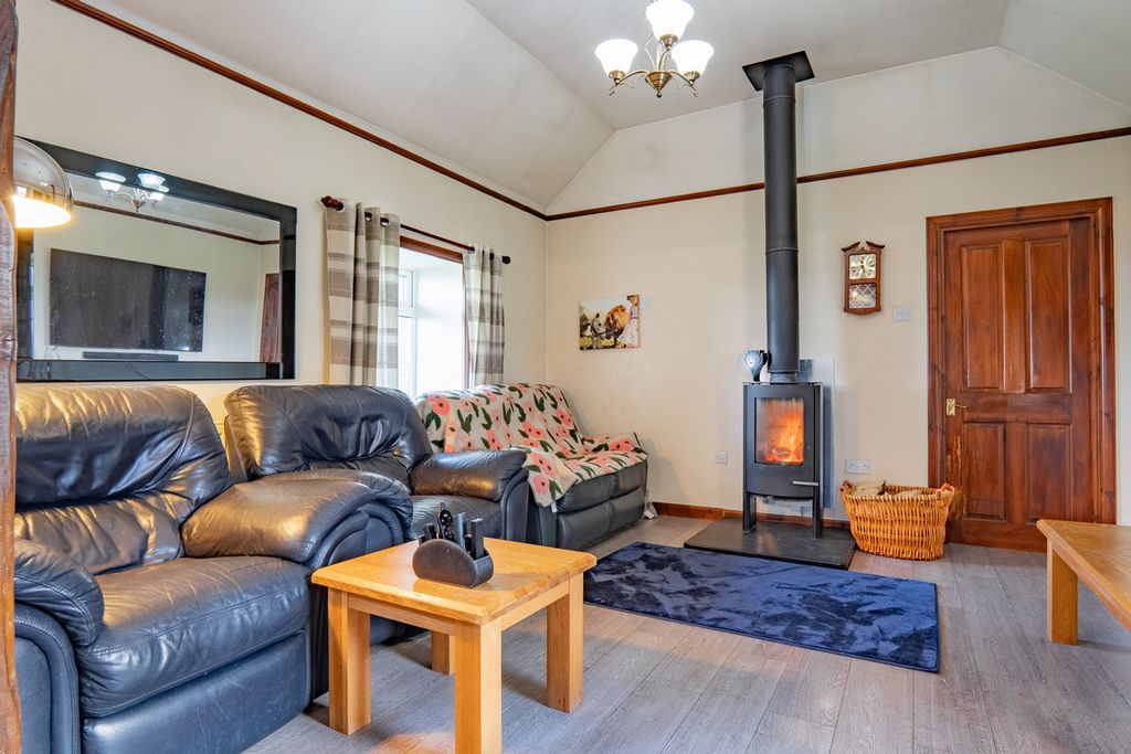 Property photo 2 of 36