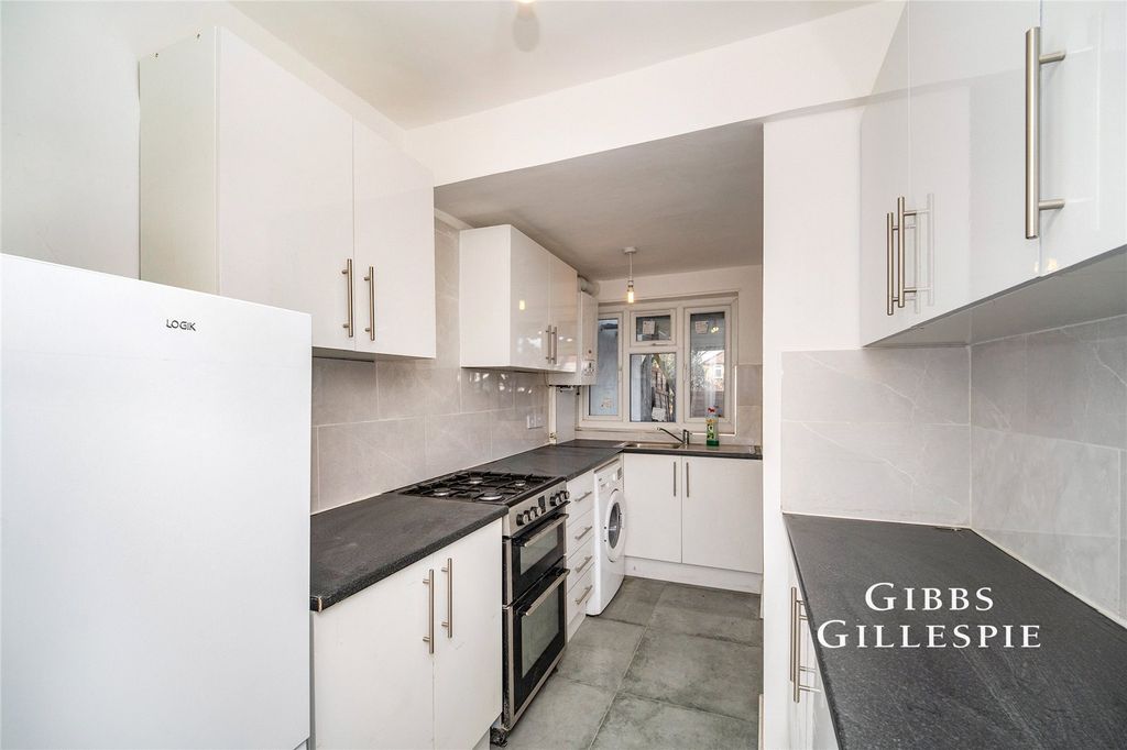 Property photo 2 of 11 Picture No. 08