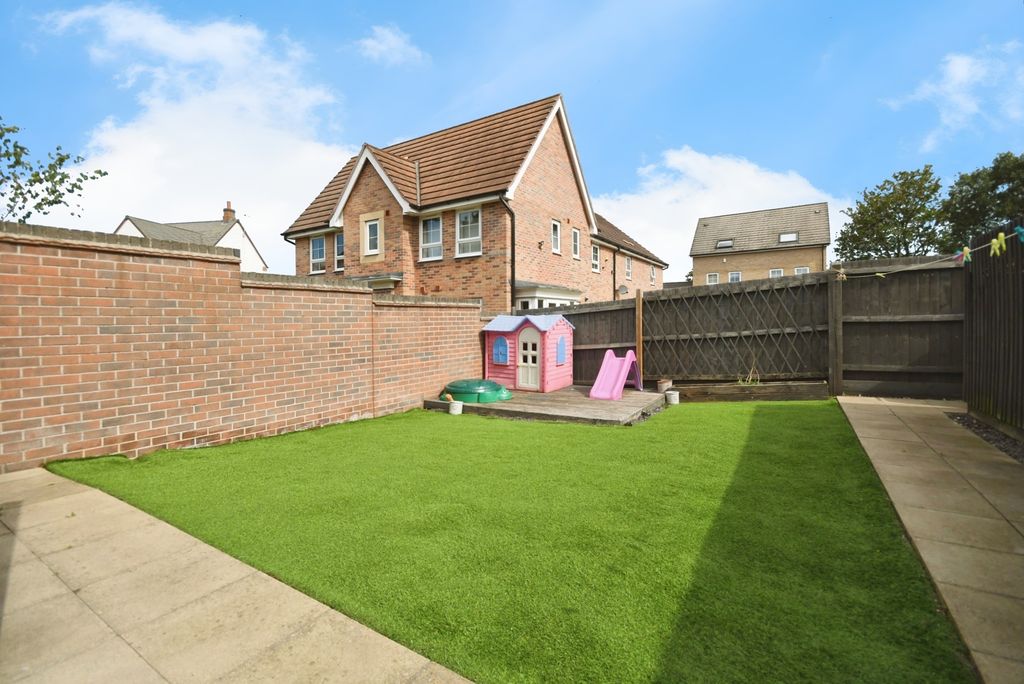 Property photo 3 of 17 Garden