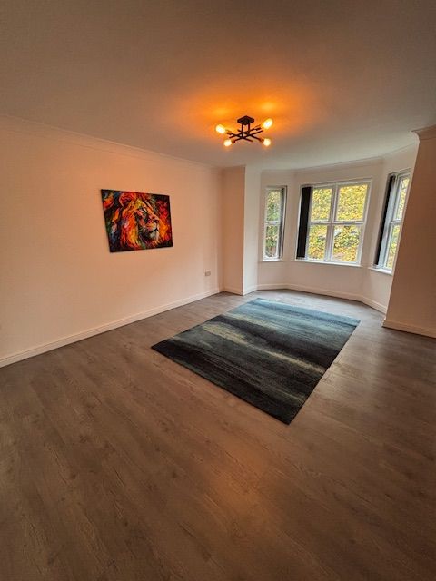 Property photo 1 of 11 2 Bed Flat To Rent Hadfield Close, Manchester M14