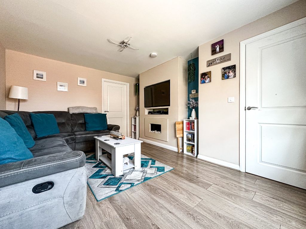 Property photo 3 of 18 5298236