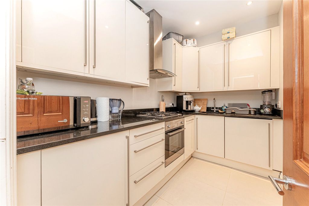 Property photo 2 of 10 Picture No. 05