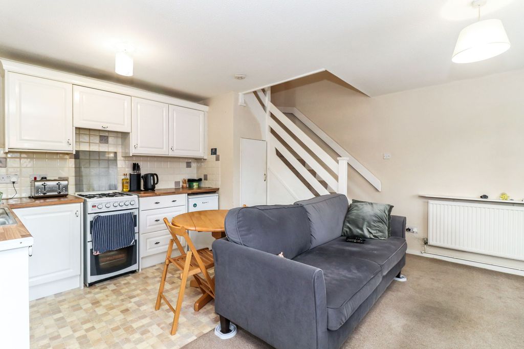 1 bed property for saleBerkeley Close, Abbots Langley WD5 photo 4