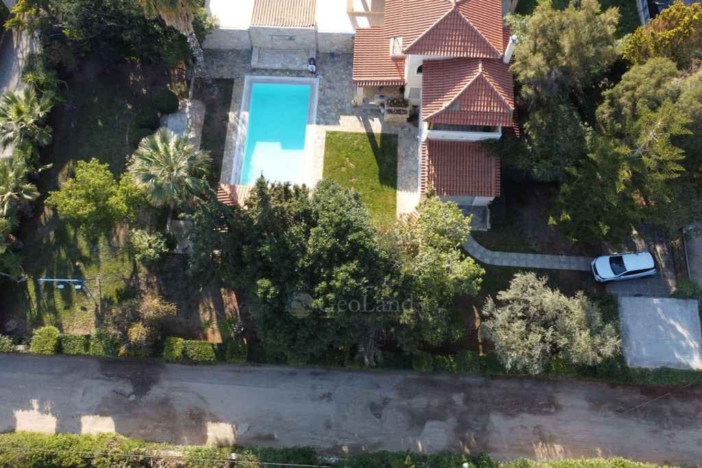 Property photo 2 of 26