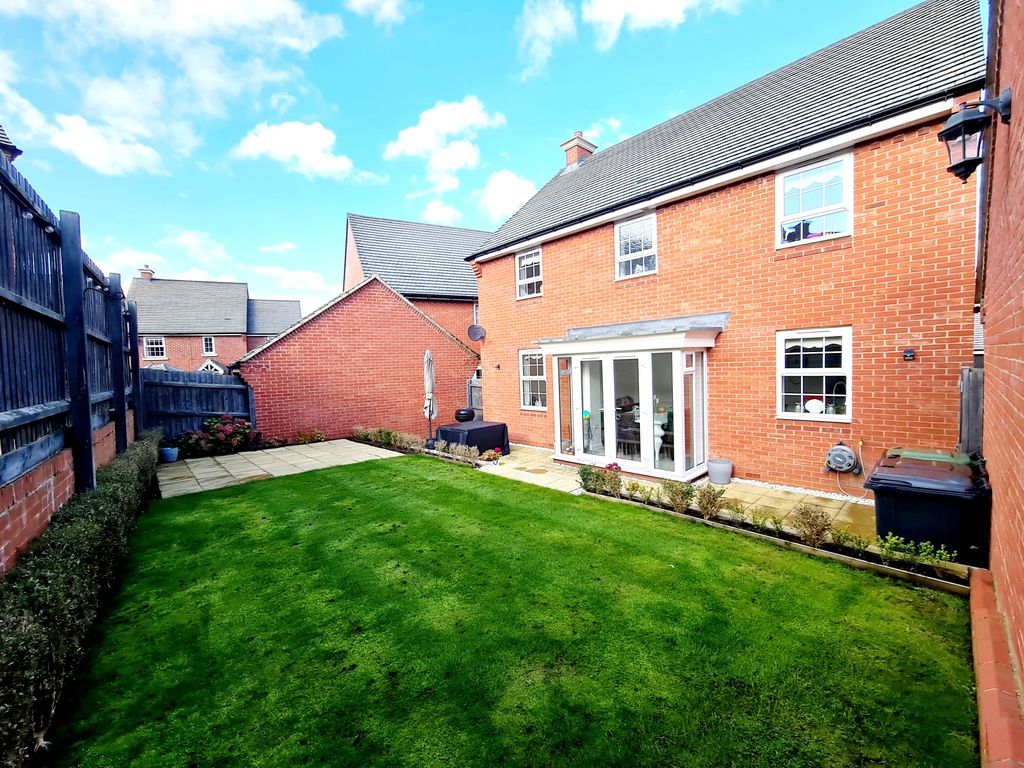 Property photo 1 of 28