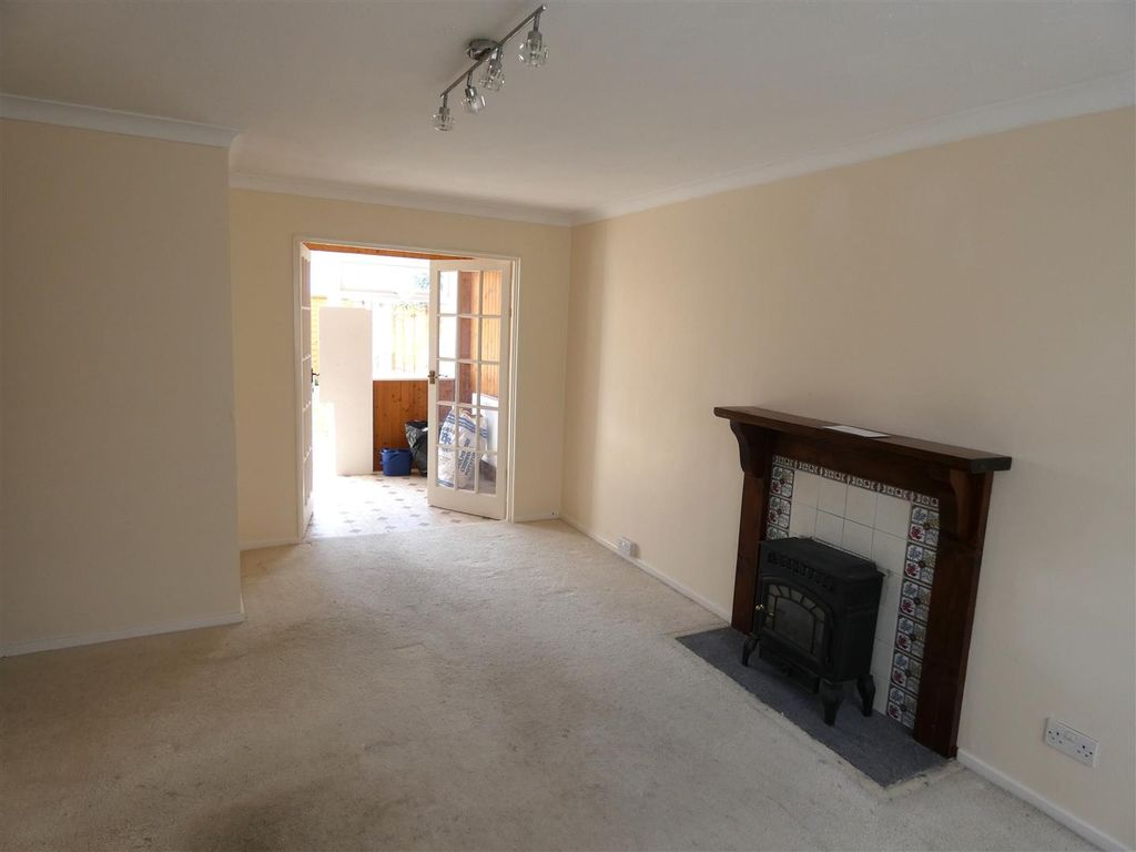 Property photo 3 of 12