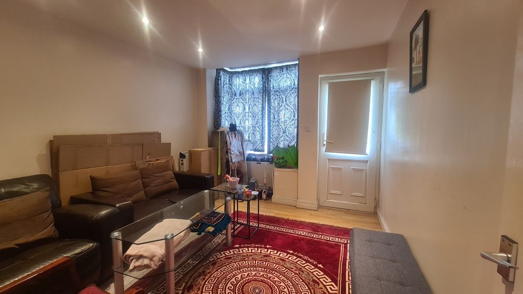 Property photo 3 of 12