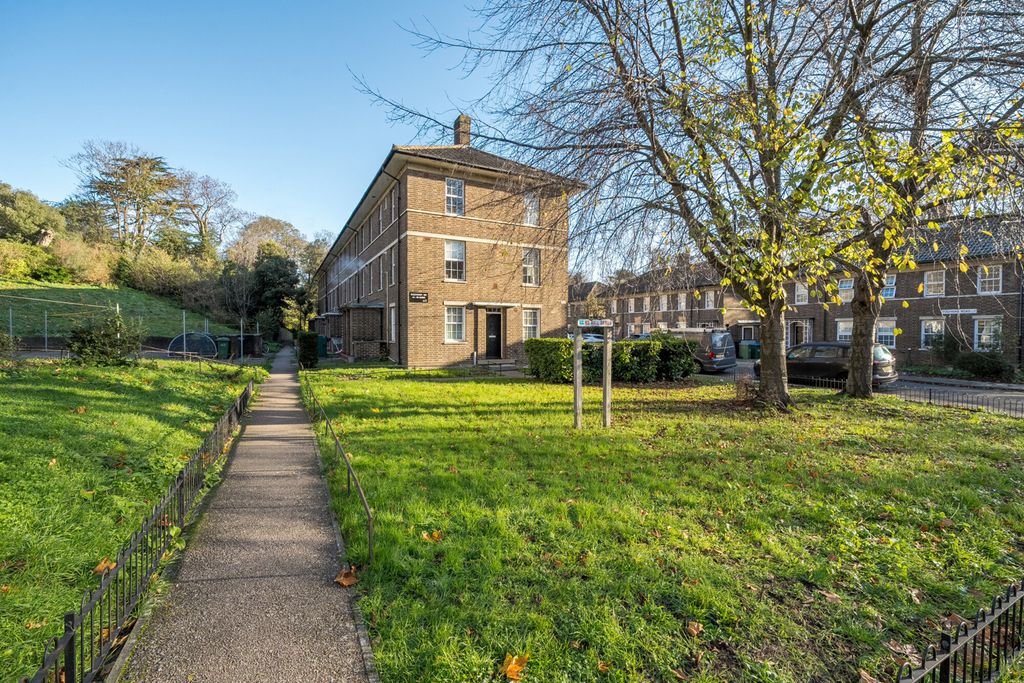 Property photo 1 of 15 External