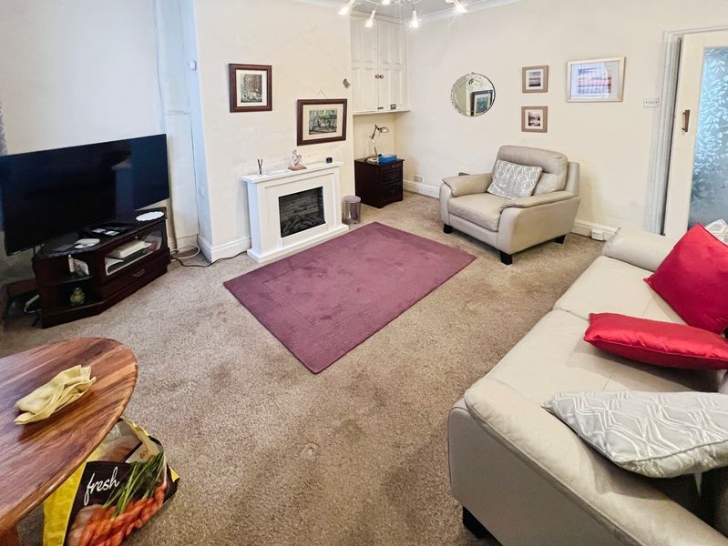 Property photo 2 of 9 Lounge