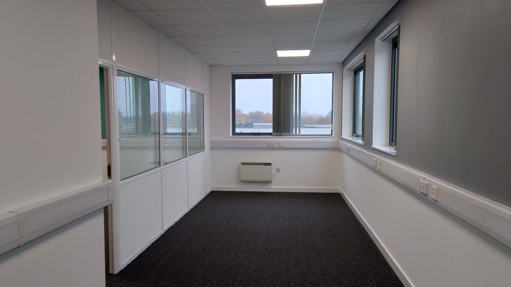 Property photo 2 of 7 Office For Up To 12 People