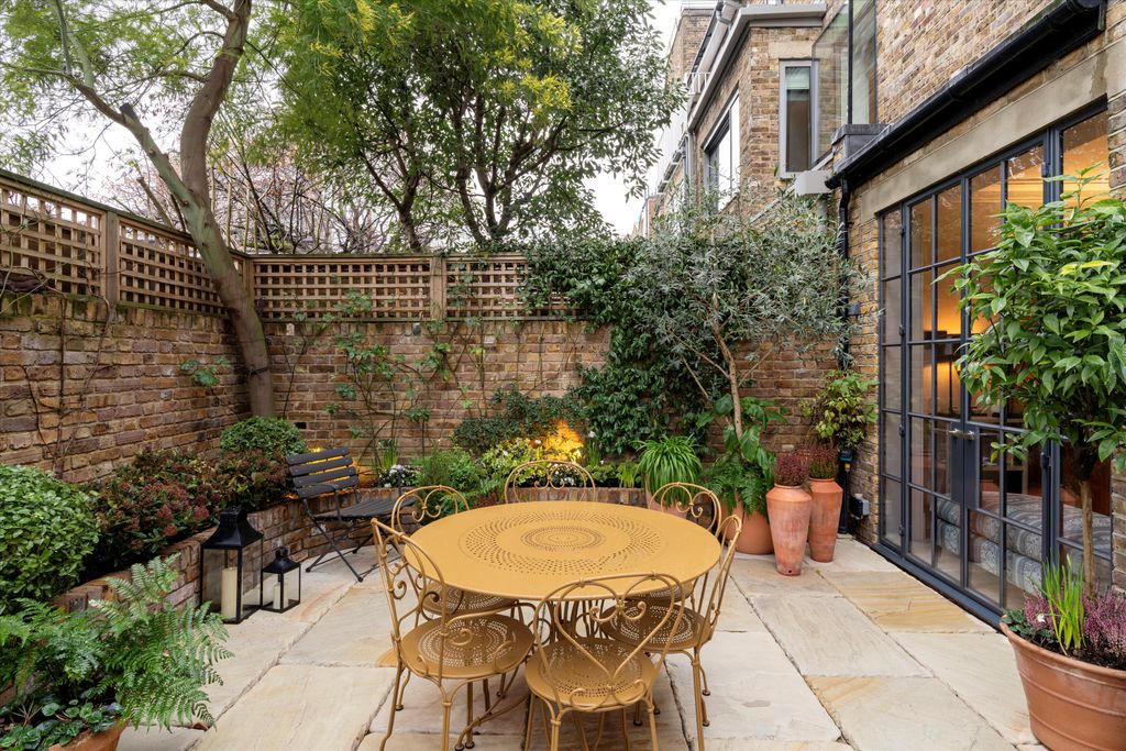 Property photo 2 of 16 Image