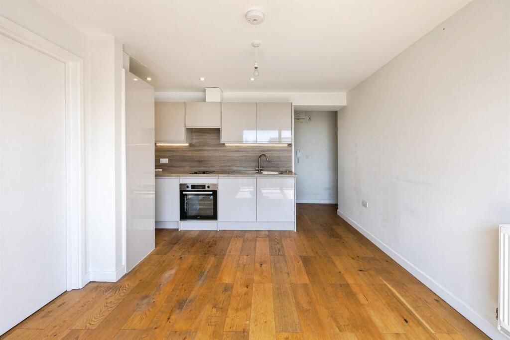 Property photo 3 of 8