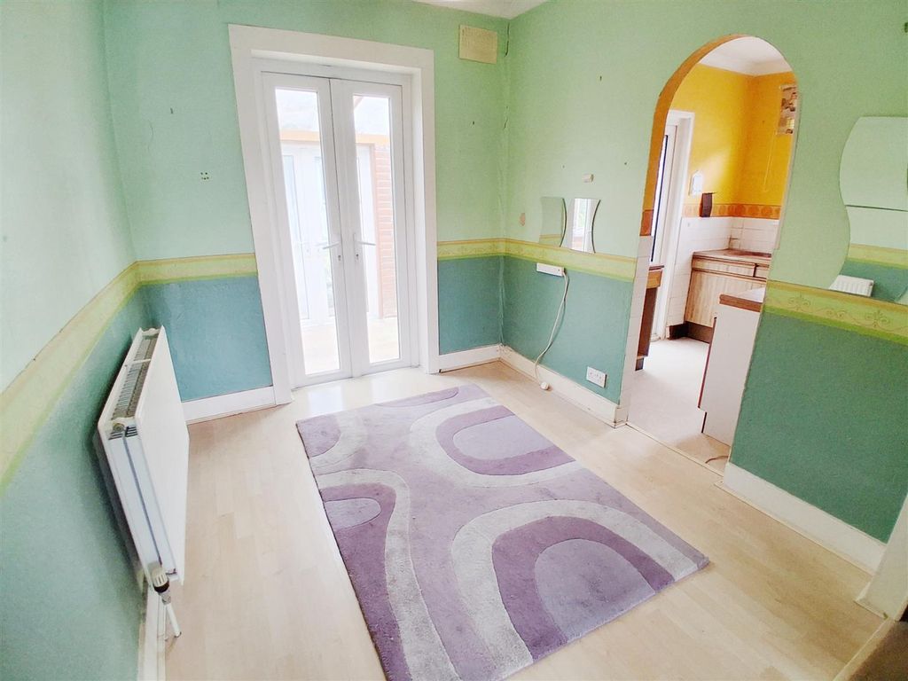 Property photo 3 of 18 5