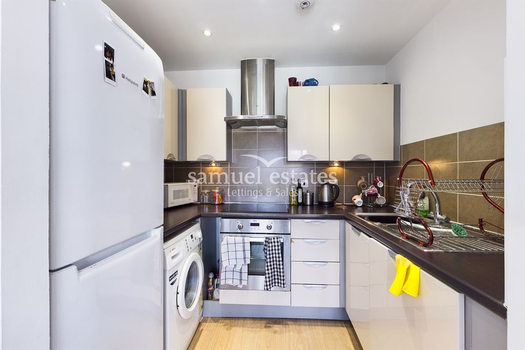 Property photo 3 of 9 Kitchen