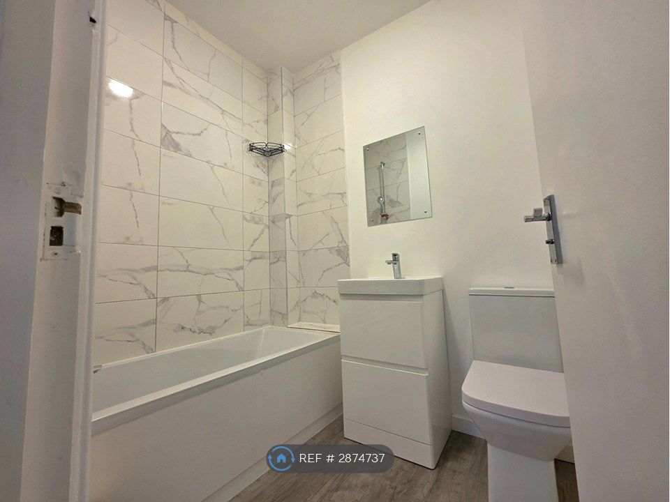 Property photo 3 of 8 Bathroom