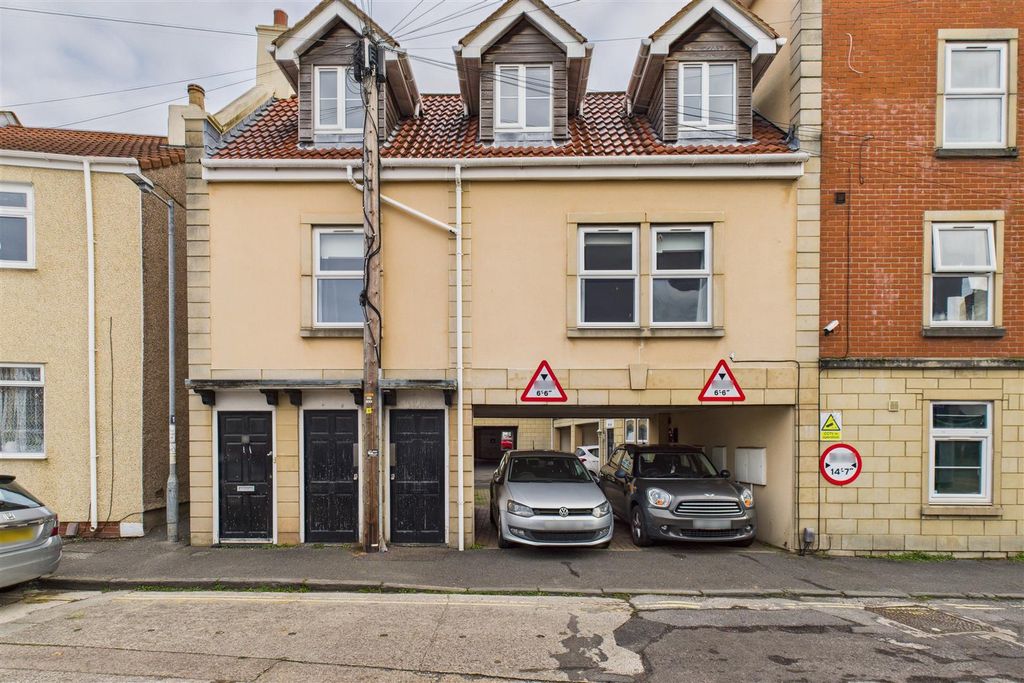 Property photo 2 of 7 Exterior .Jpg