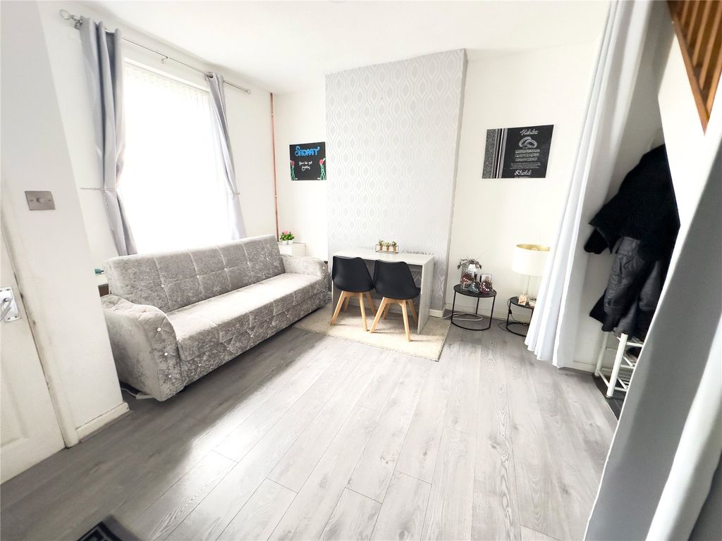 Property photo 2 of 12 Picture No. 09