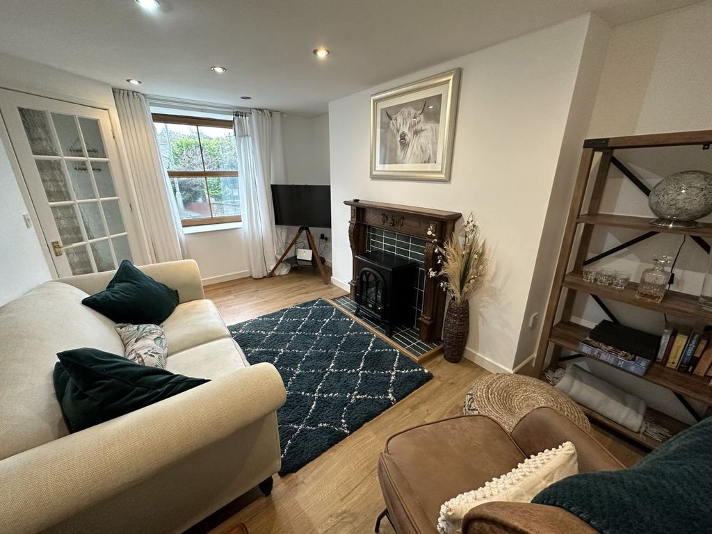 Property photo 3 of 11