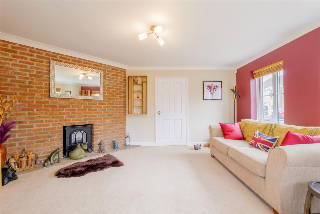 Property photo 3 of 41