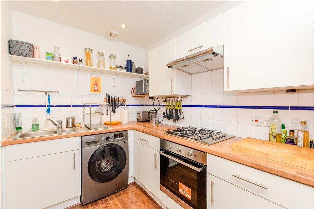 Property photo 2 of 9 Kitchen