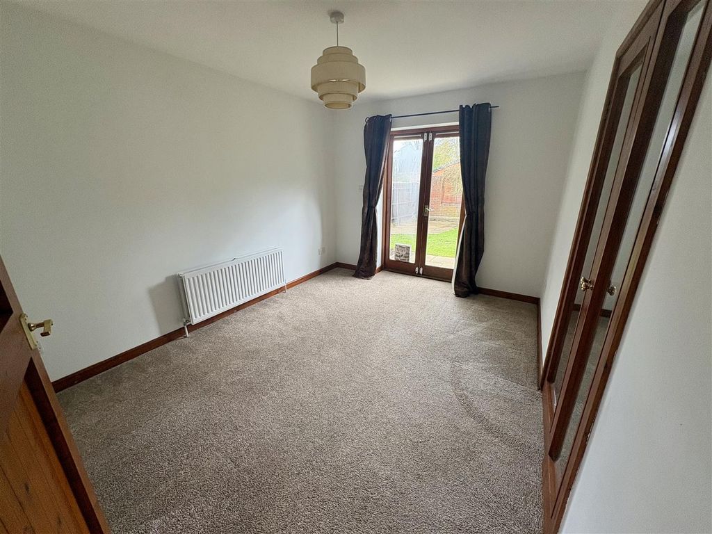 Property photo 3 of 15 Dining Room