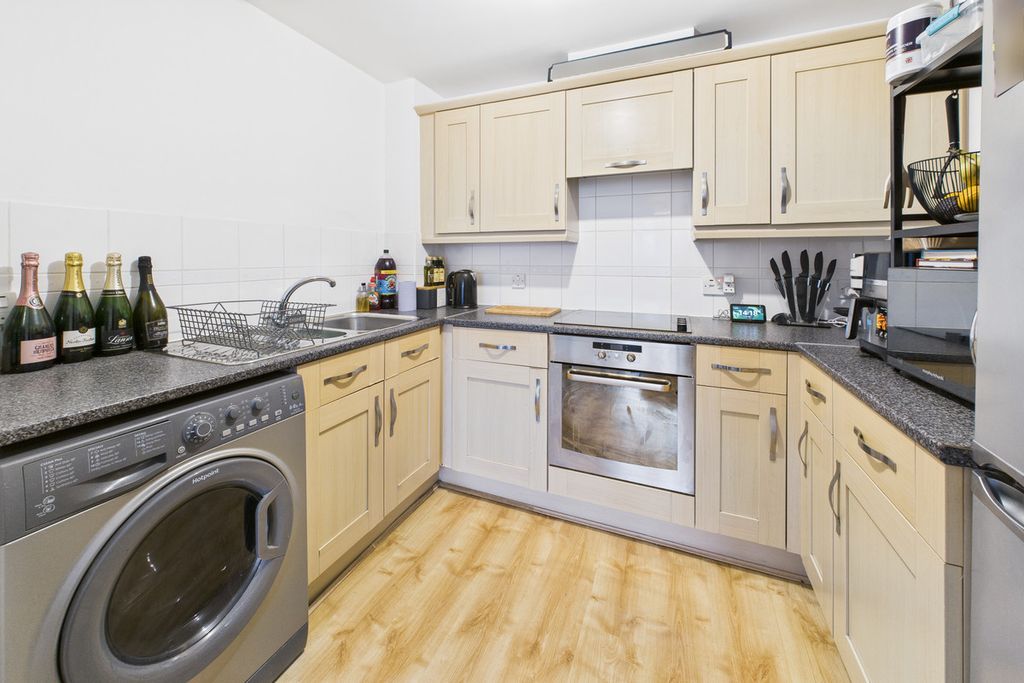 Property photo 3 of 19