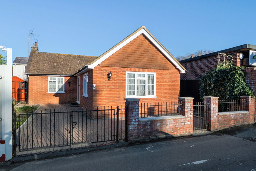 Property photo 1 of 12 Exterior