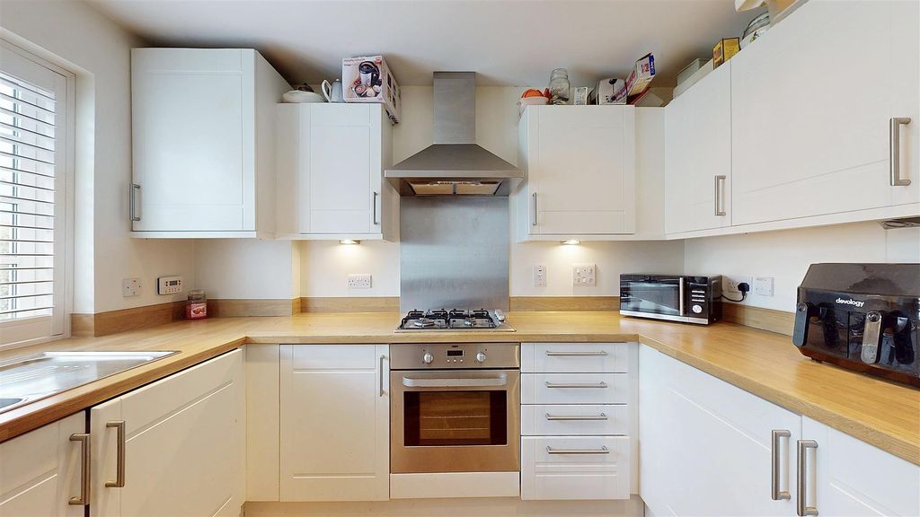 Property photo 3 of 18 P9.Jpg