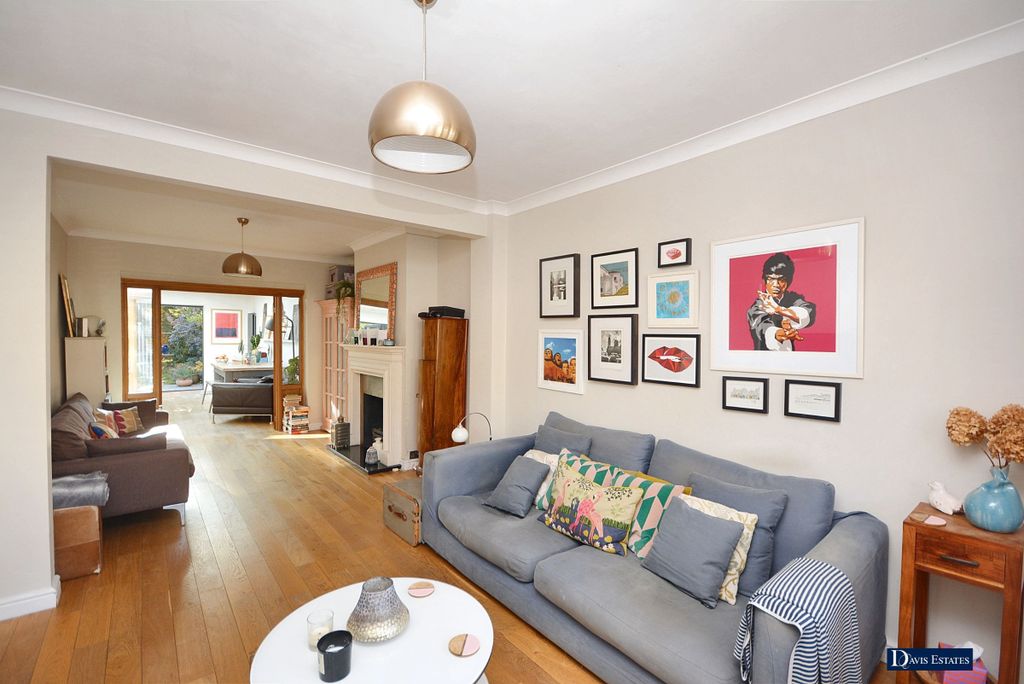 Property photo 2 of 19