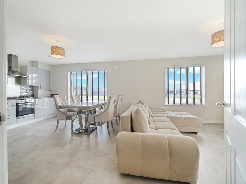 Property photo 2 of 21 Picture No. 04