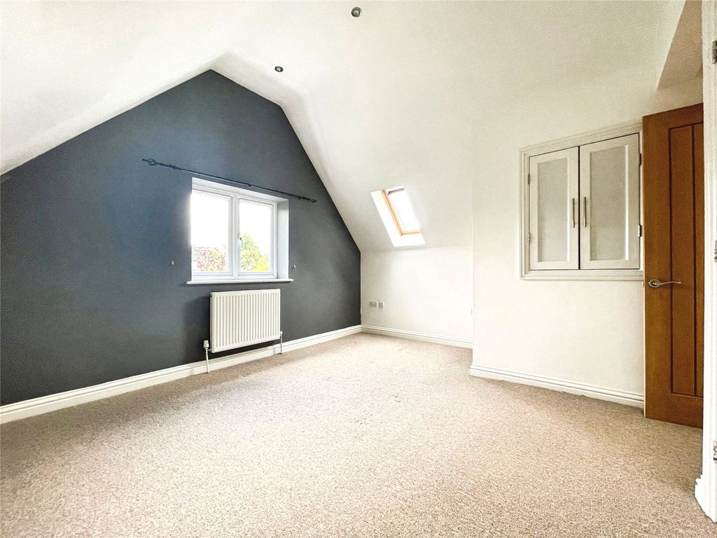 Property photo 2 of 11 Picture No. 29