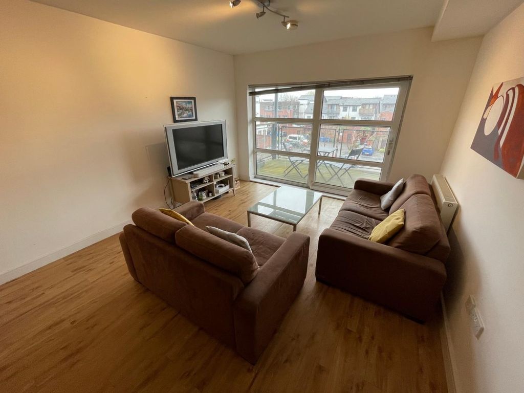 Property photo 3 of 12 Lounge