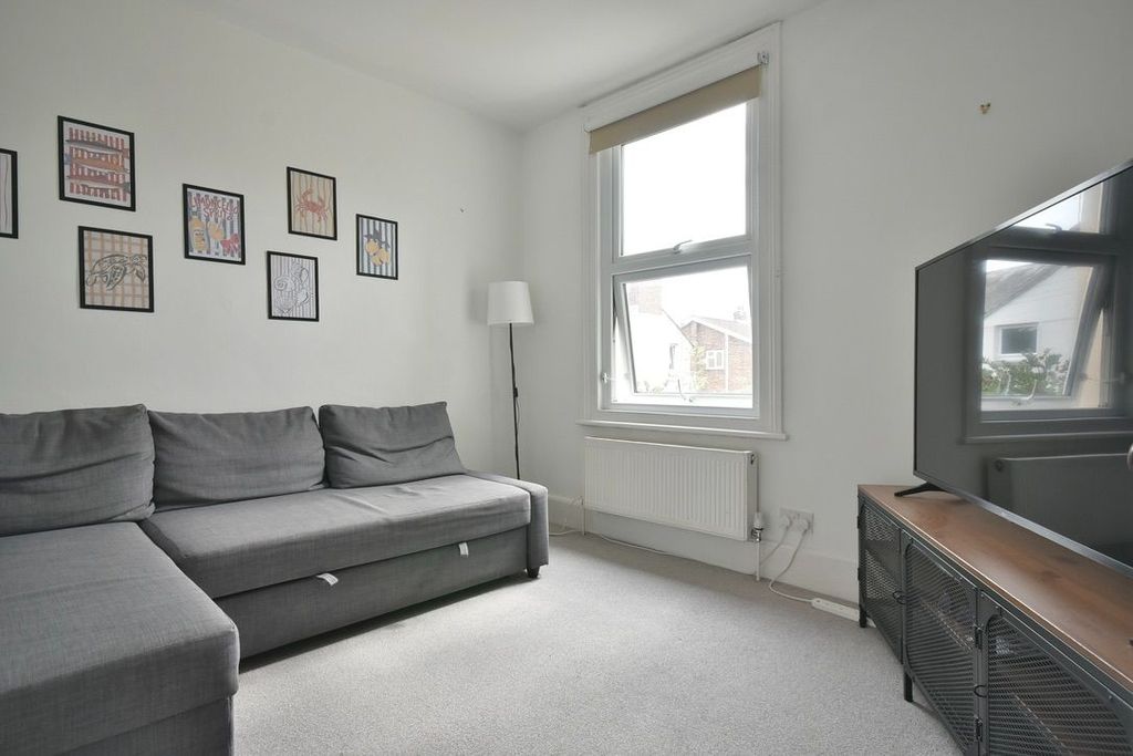 Property photo 2 of 8