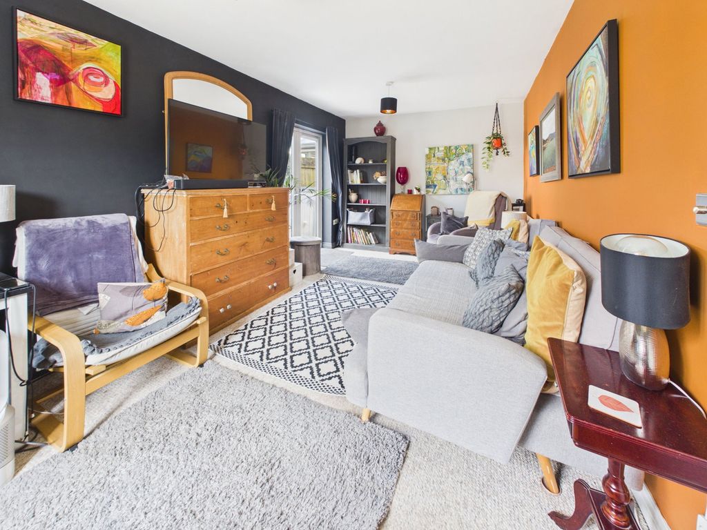 Property photo 3 of 11