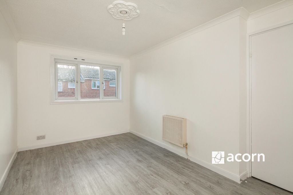 Property photo 2 of 10 909B382A-98Fc-F01...