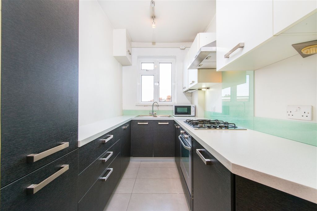 Property photo 2 of 5 Photo 02