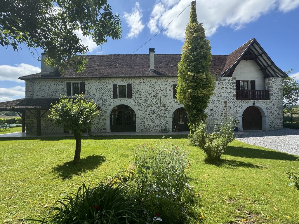 Property photo 1 of 23