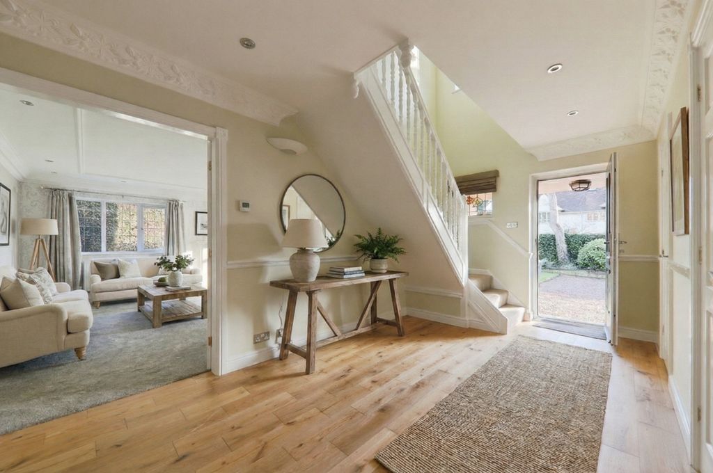 Property photo 3 of 16 4568065