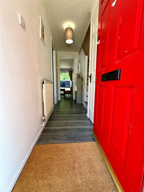 Property photo 3 of 10 Hallway.Jpg