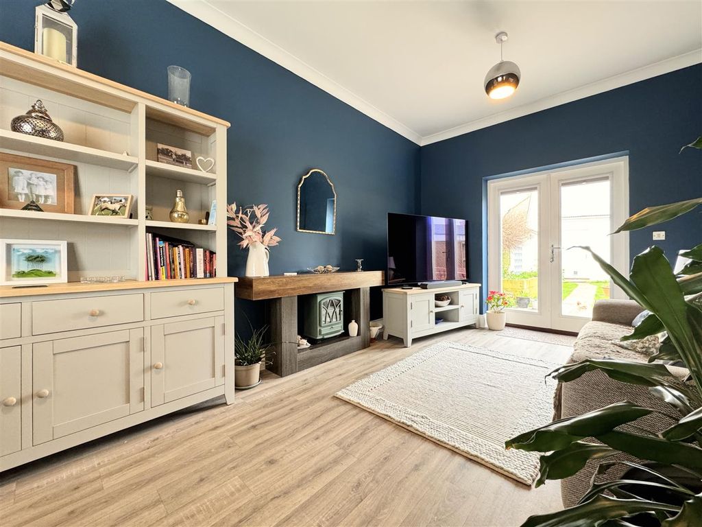 Property photo 3 of 30 Lounge Diner