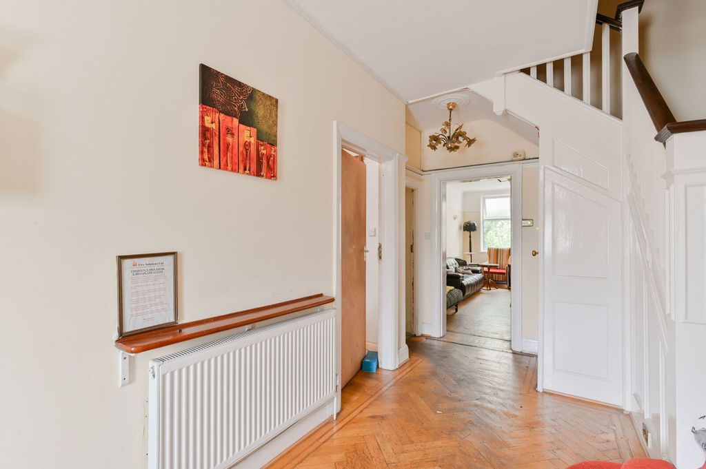 Property photo 3 of 22