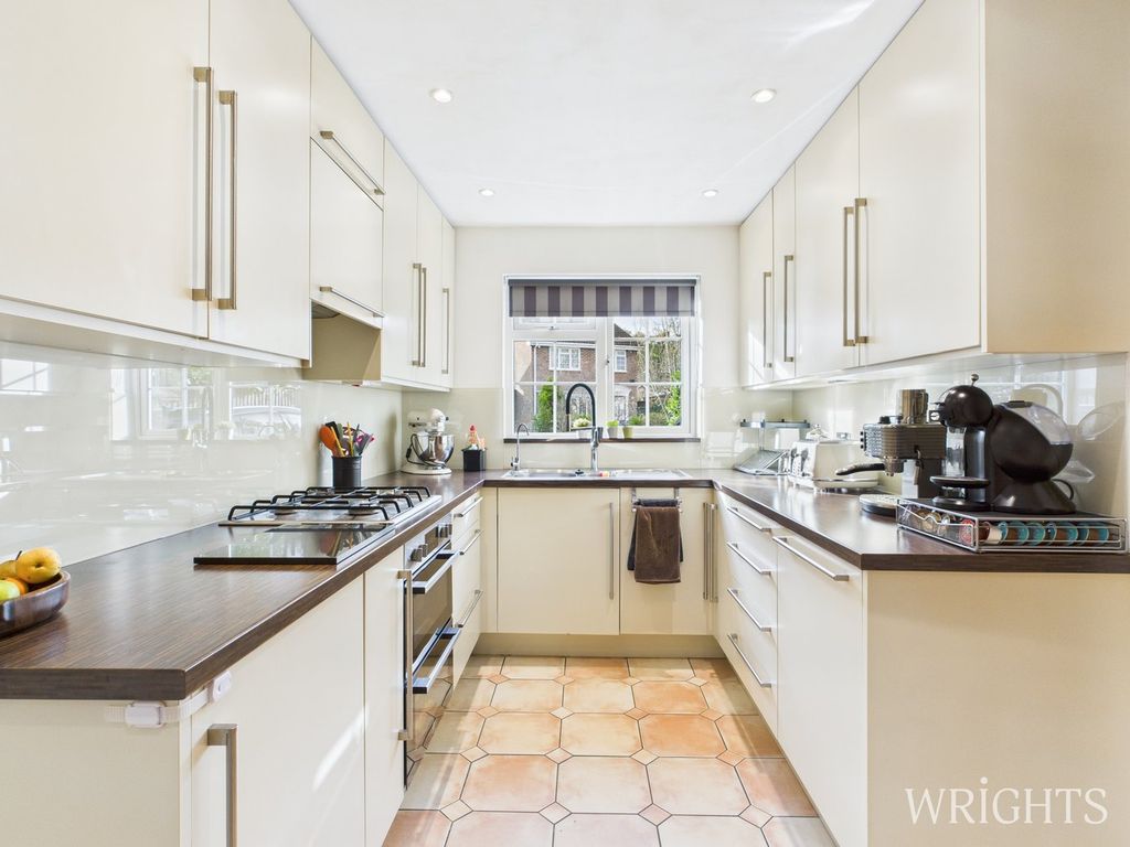 Property photo 2 of 36