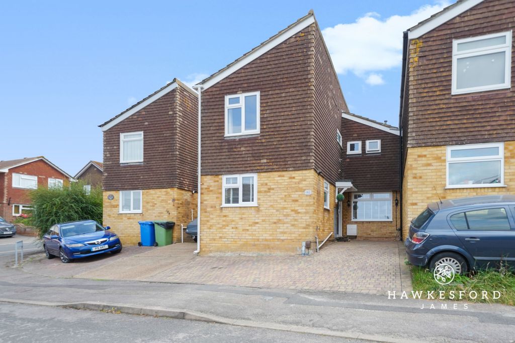 Property photo 1 of 20 Peregrine Drive, Sittingbourne - Front
