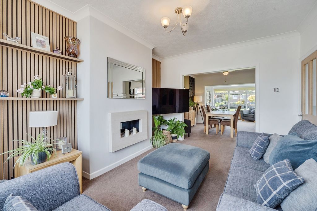 Property photo 3 of 41 Pbox-Img.Jpg