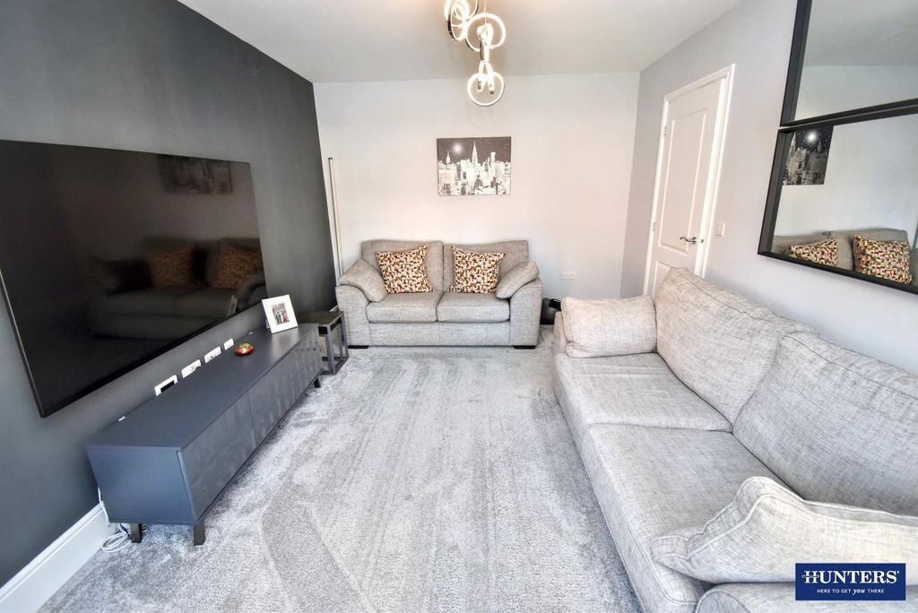 Property photo 2 of 22 Lounge