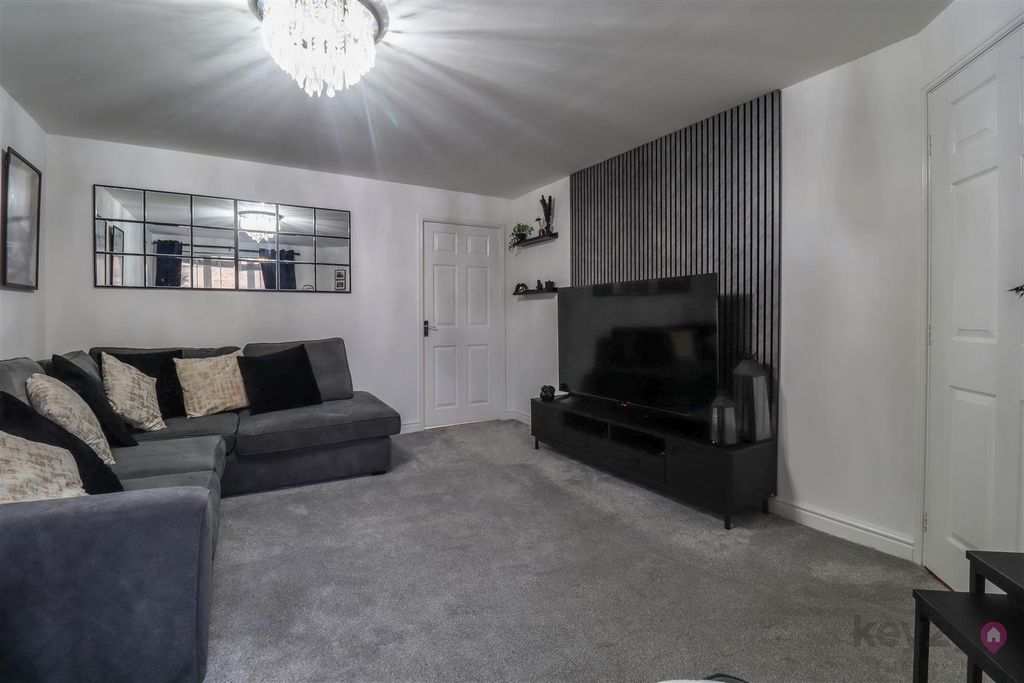 Property photo 2 of 19 Img_8121-Img_8123.Jpg